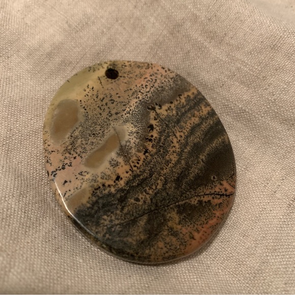 Large painted stone rock pendant - Picture 8 of 10